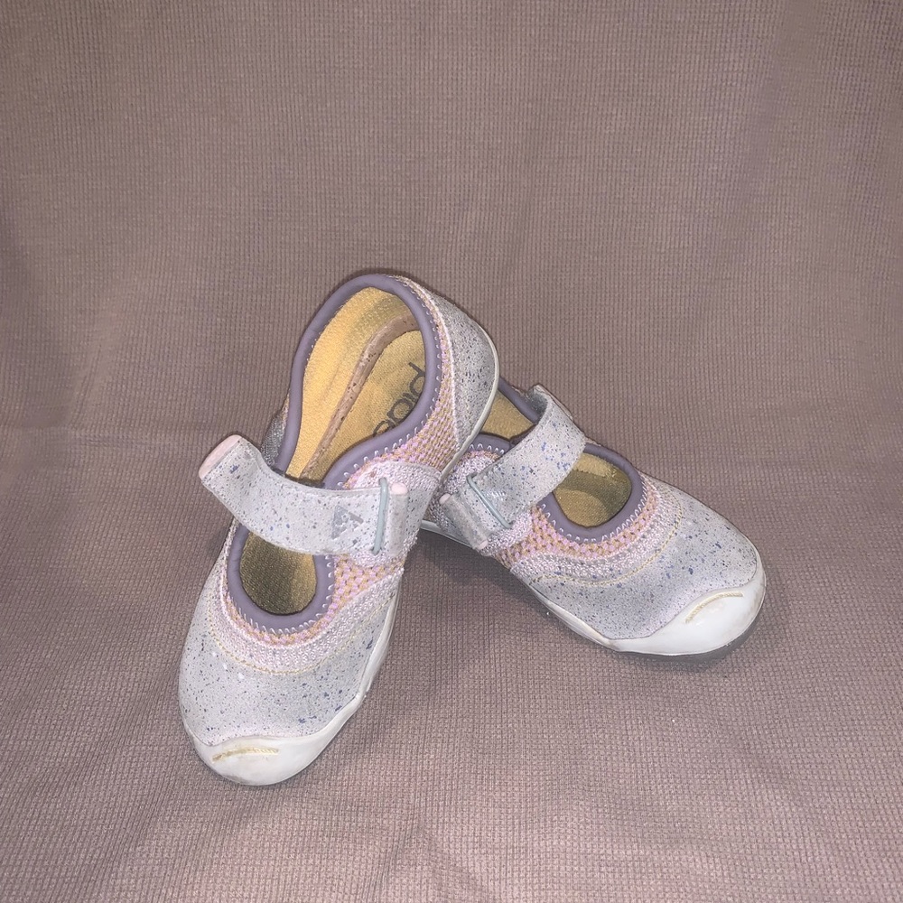 PLAE Emmy size 9.5
